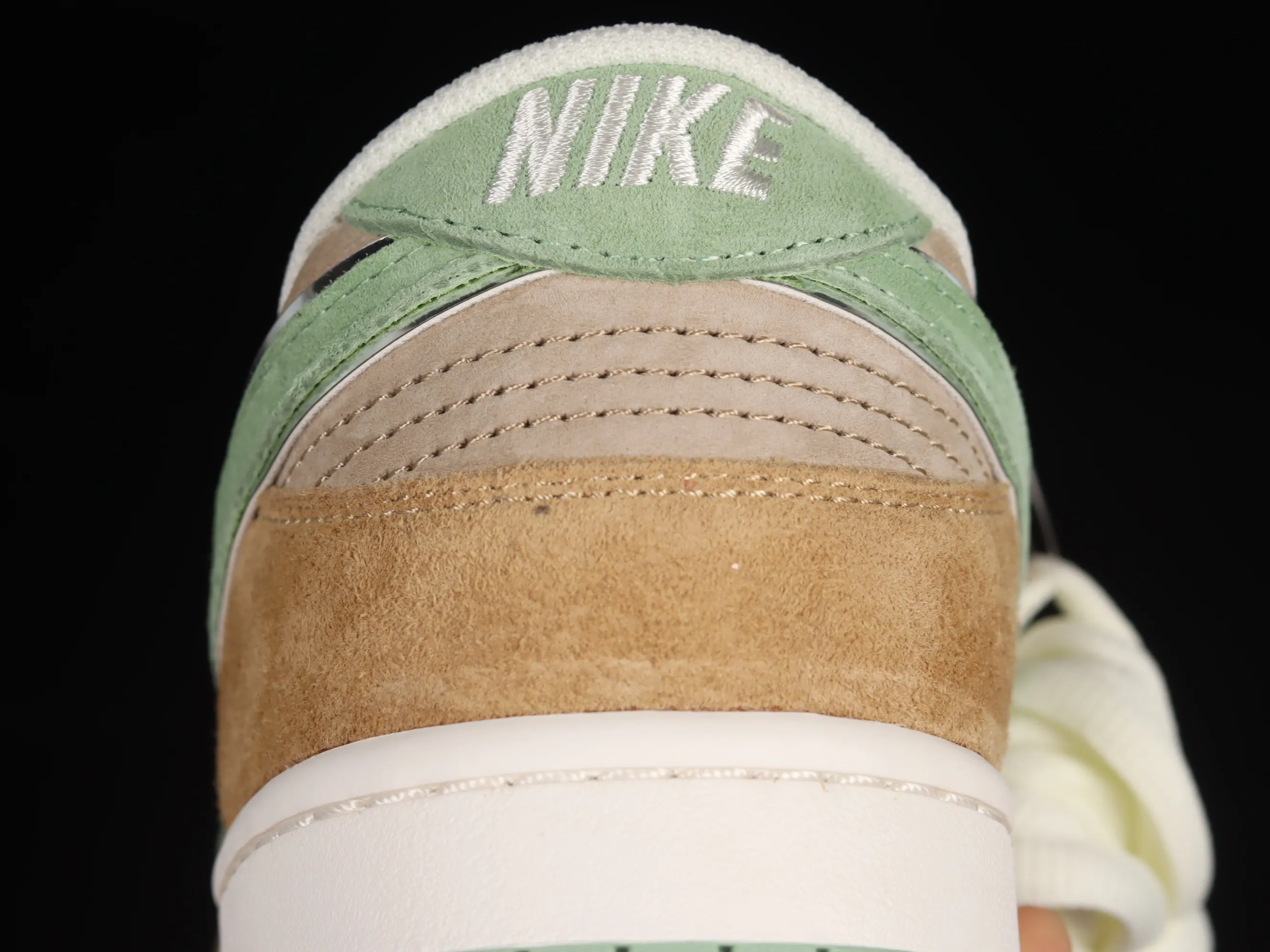 All Categories Nk SB Dunk Series Nk SB Dunk Low Low-top sneakers Otomo Katsuhiro x Nk SB Dunk Low "Steamboy OST" Creative customization collaboration Otomo Katsuhiro co-branded SB low-top sports casual sneakers ST1391-202
